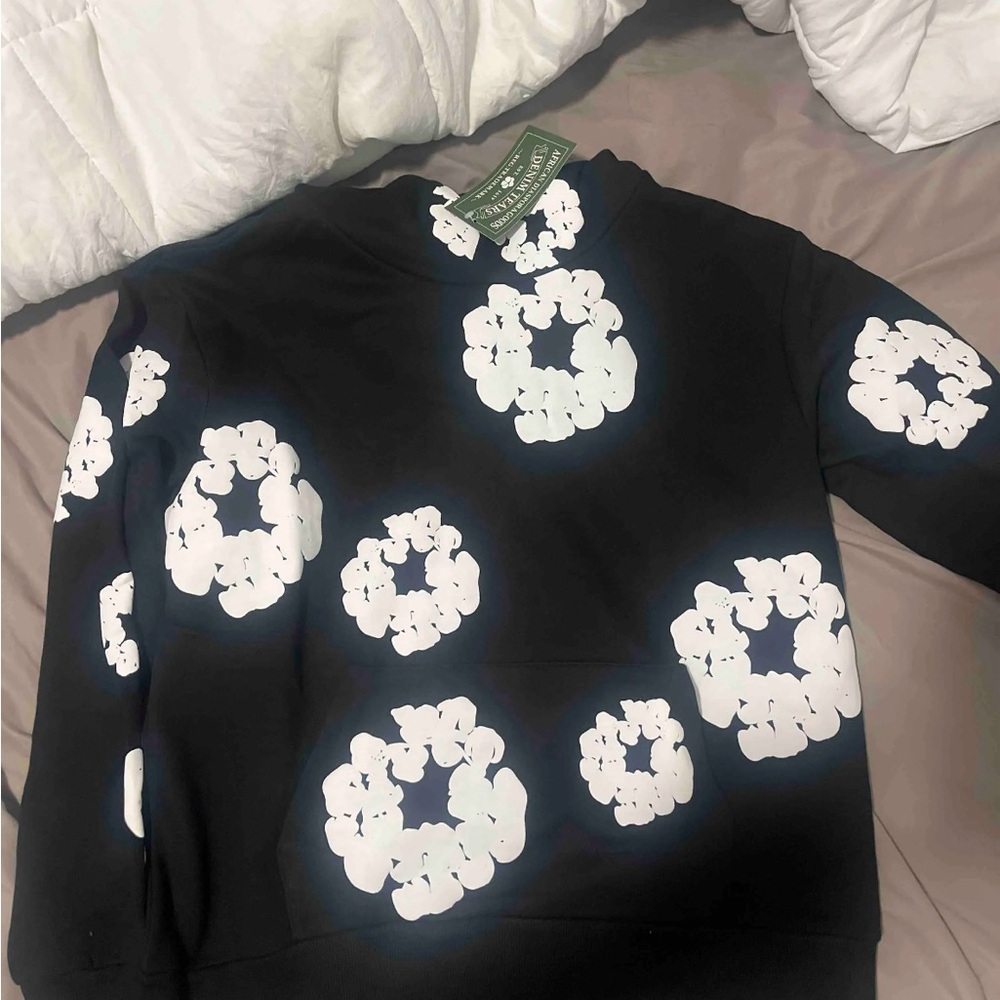 Black and White Graphic Sweatshirt
